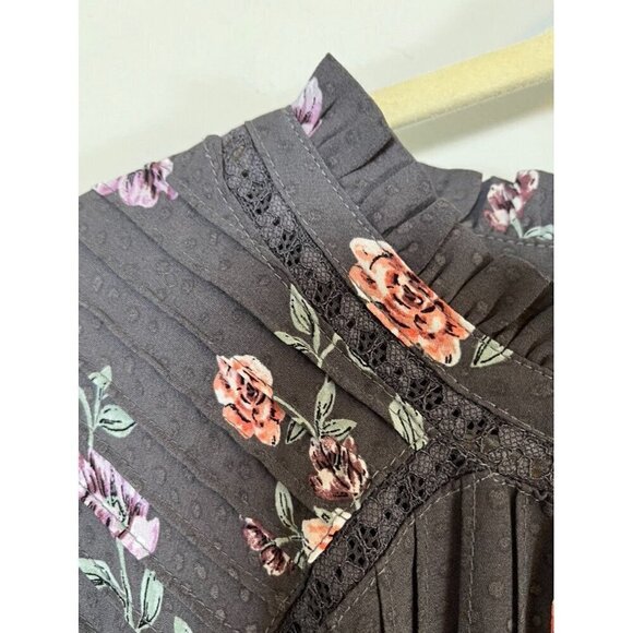 Torrid Dark Gray Floral Blouse - Picture 8 of 14